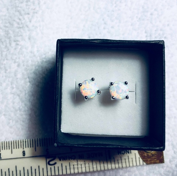 925 sterling silver stud earings - Picture 2 of 4